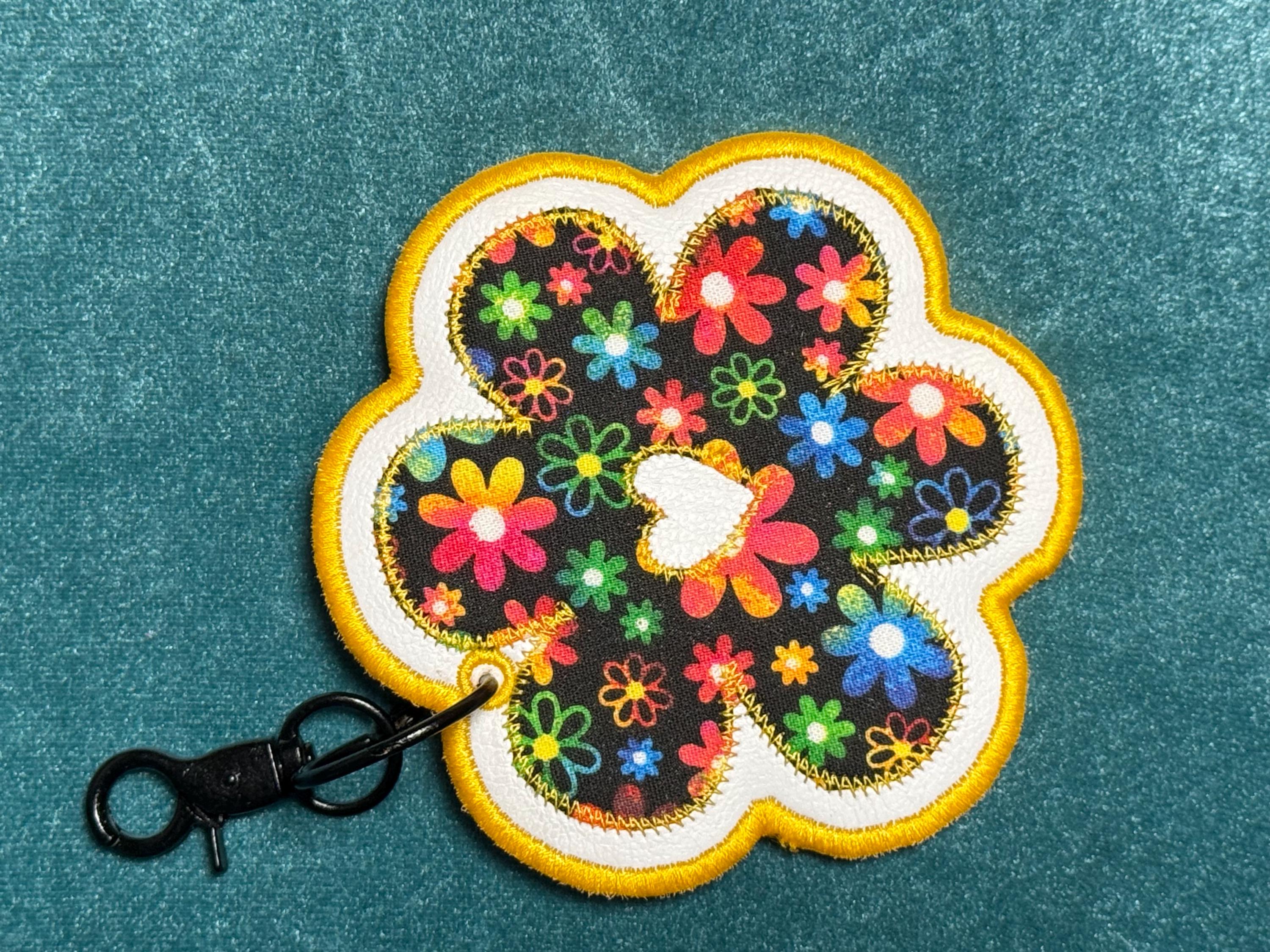 Flower Heart Bag Tag, In The Hoop Embroidery Design. Floral Luggage Tag